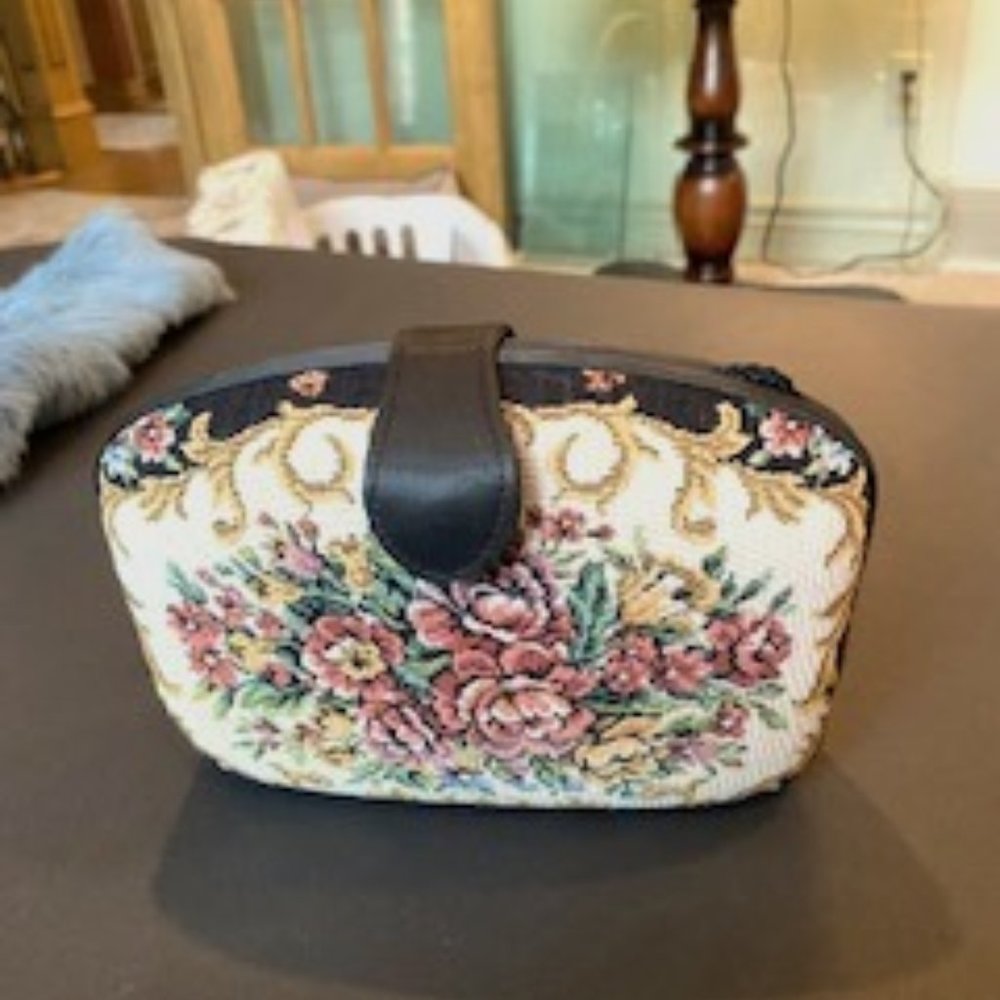 Vintage-purse with print fabric